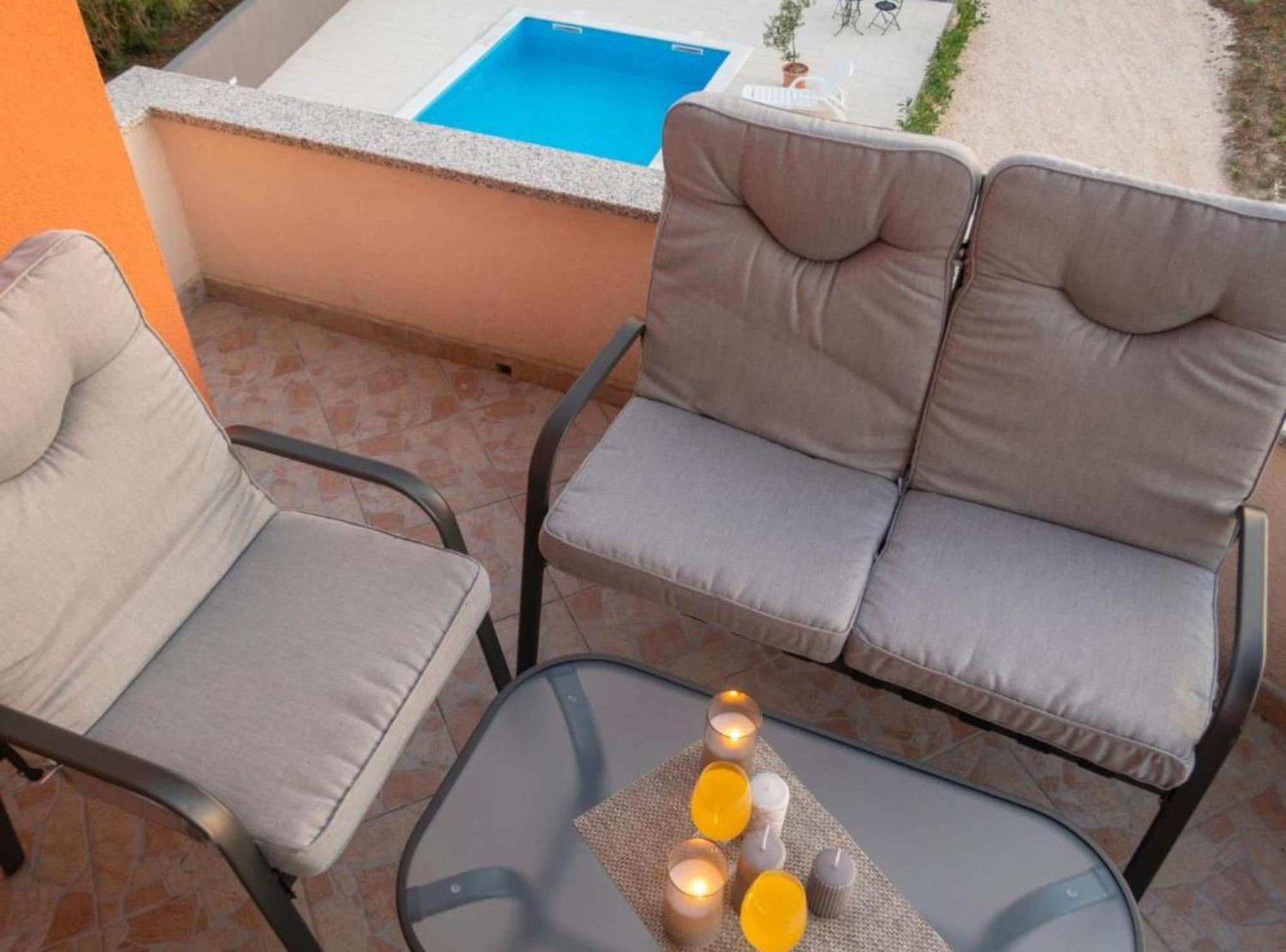 M&B Apartment Bibinje Bagian luar foto
