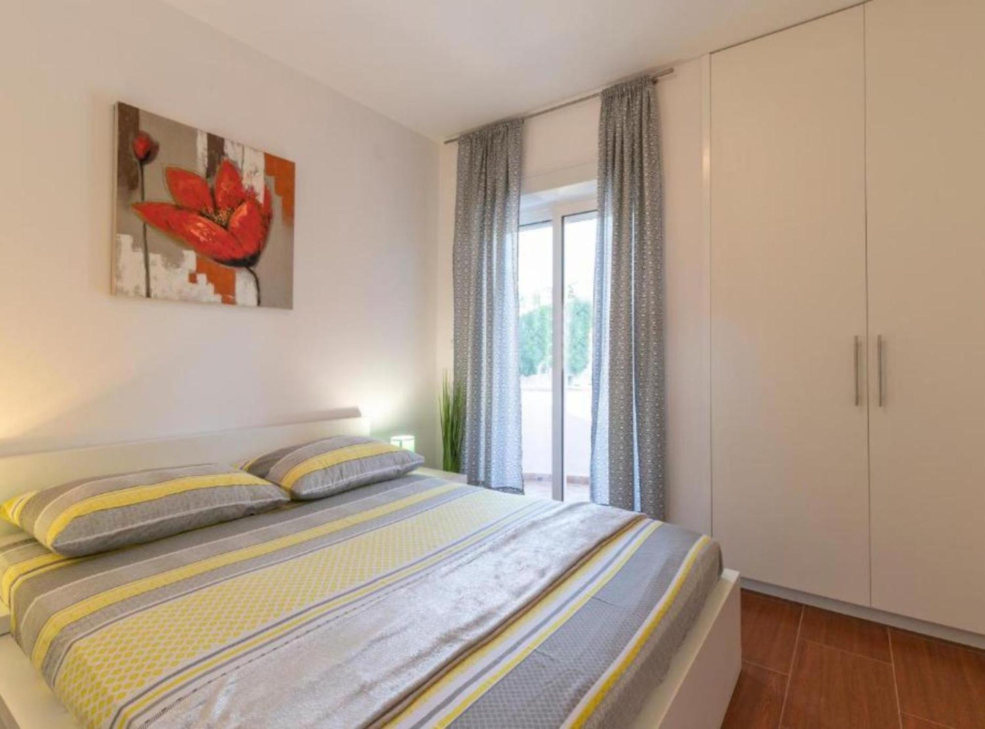 M&B Apartment Bibinje Bagian luar foto