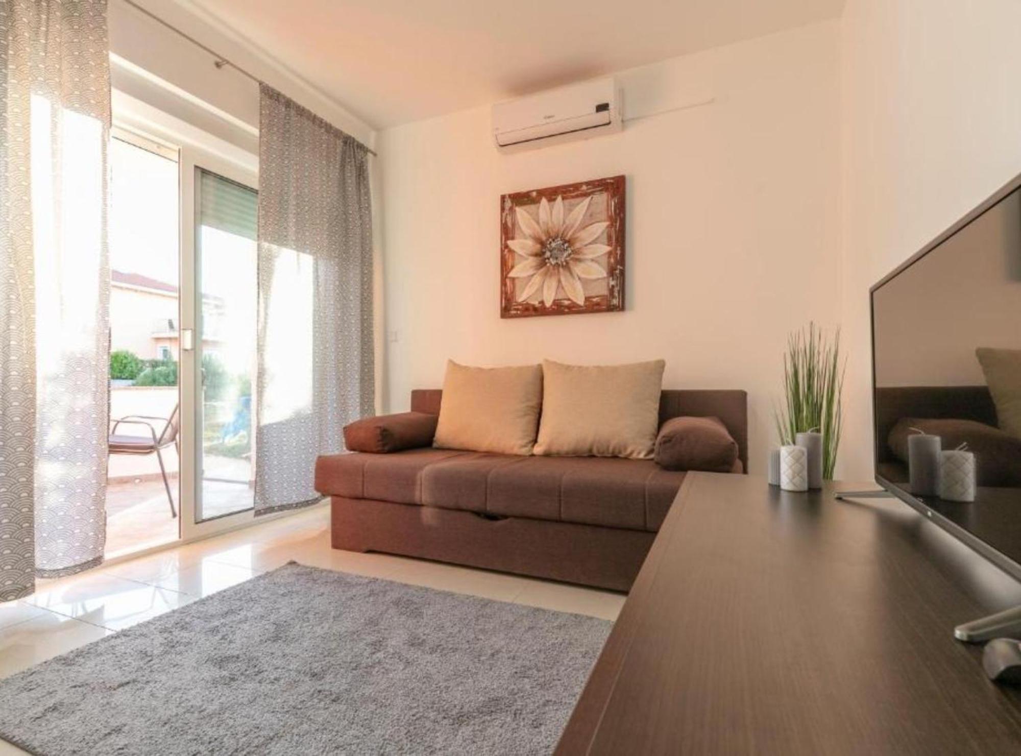 M&B Apartment Bibinje Bagian luar foto