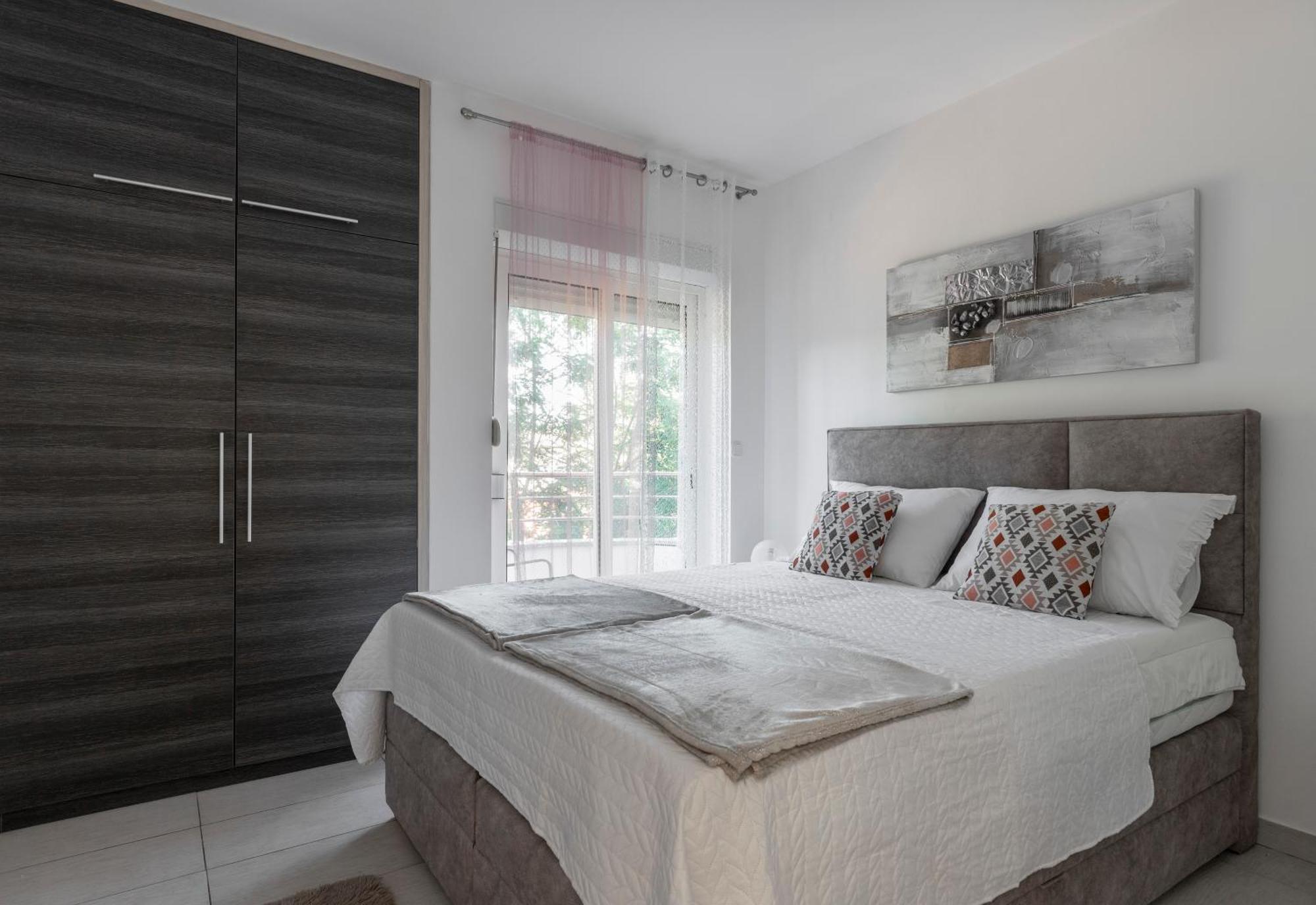 M&B Apartment Bibinje Bagian luar foto